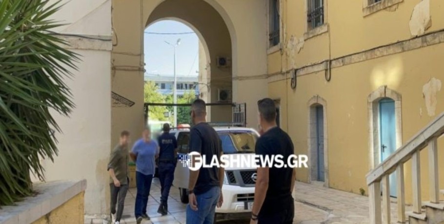 Χανιά: Στον ανακριτή ο αστυνομικός και ο γιος του που συνελήφθησαν για δωροδοκία και εκβιασμό - Τον έκαψε ο «κοριός» της ΕΛ.ΑΣ.