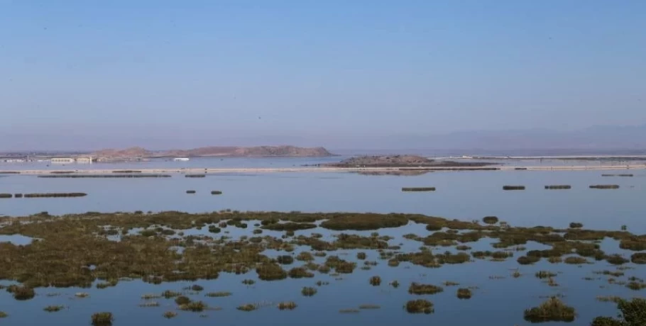 Χωρίς πόσιμο νερό συνεχίζει ο Βόλος – Κίνδυνος για υπερχείλιση της λίμνης Κάρλας