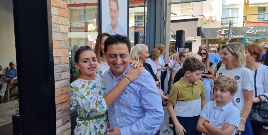 Γιάννης Τσεπκεντζής...Η τρυφερή αγκαλιά της κόρης του