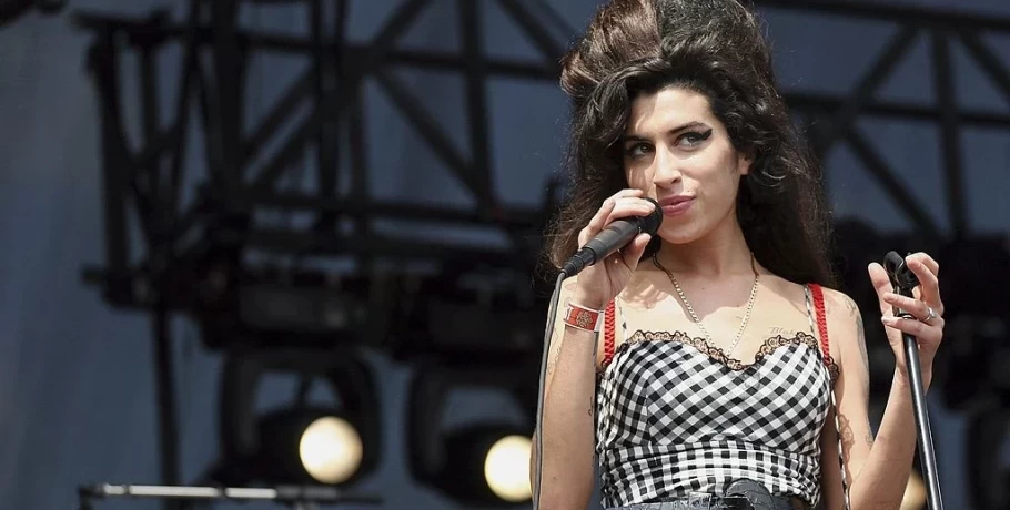 Amy Winehouse: Ο πρώην σύζυγός υποστηρίζει ακόμα ότι δεν ευθύνεται για το θάνατό της