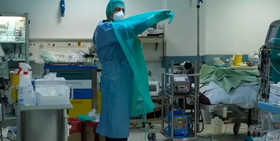 ΕΟΔΥ: 32 θάνατοι και 25 διασωληνωμένοι λόγω Covid καταγράφηκαν την προηγούμενη εβδομάδα