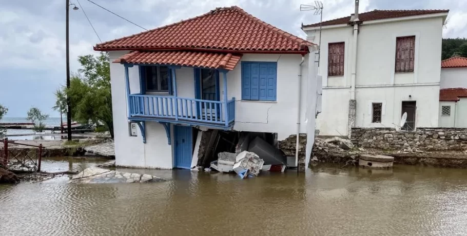 Νερό, ρεύμα, τηλέφωνο: Τα αυτονόητα για τη Θεσσαλία