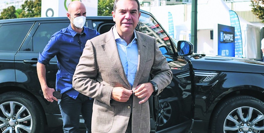 Ο Αλέξης Τσίπρας παρέδωσε και το θηριώδες Range Rover – Περιμένει το νέο του «αφεντικό»