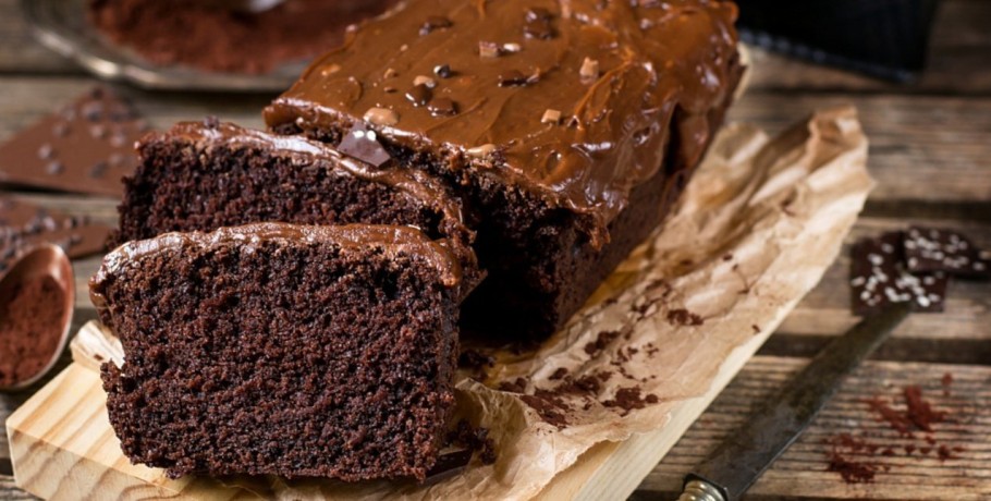 Συνταγή για υγρό κέικ σοκολάτας με γλάσο