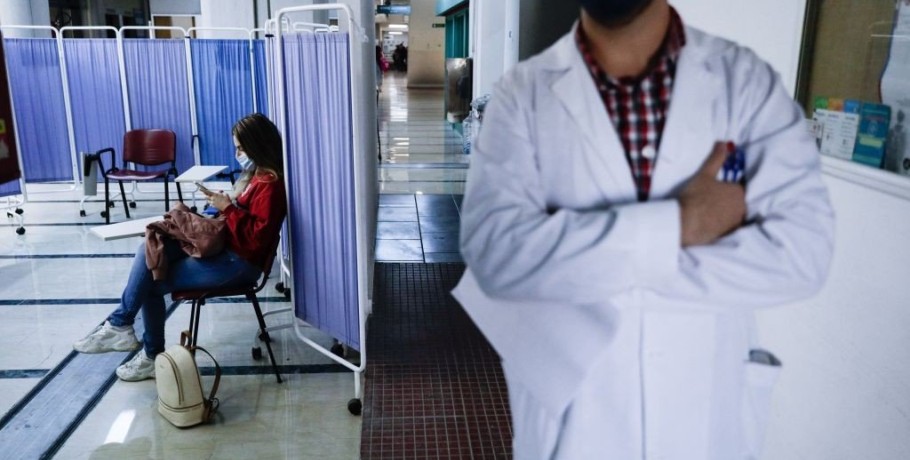 Στην Ελλάδα το στέλεχος Pirola του κοροναϊού – Ακόμα 35 θάνατοι