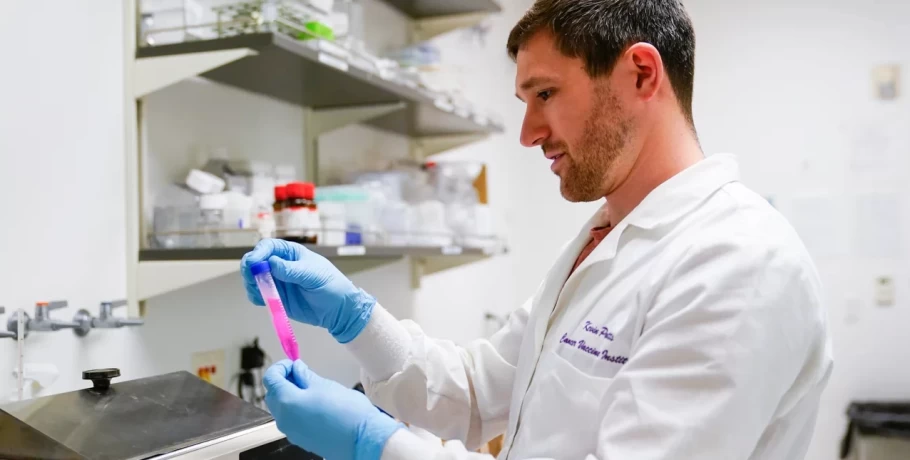 «Πράσινο φως» για το πρώτο τεστ DNA που εντοπίζει την προδιάθεση για δεκάδες μορφές καρκίνου