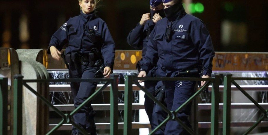 Βρυξέλλες: Ανθρωποκυνηγητό για τον μακελάρη - Σκότωσε δύο Σουηδούς, φώναζε «Allahu Akbar»