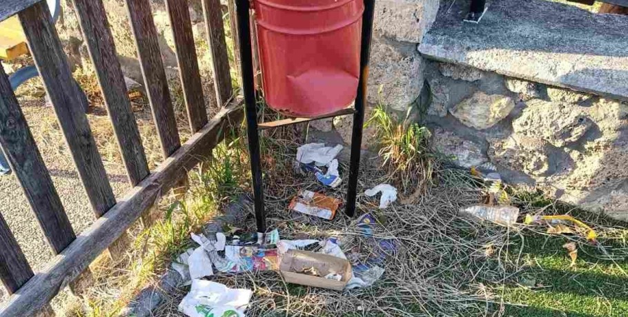 Παιδική χαρά Σκύδρας.... ασφαλής και πεντακάθαρη!