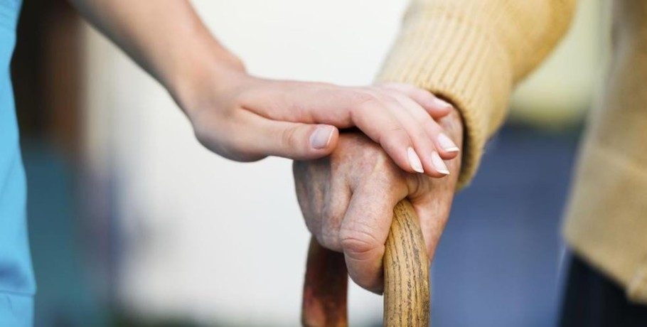 Νέο πλαίσιο για ασθενείς με άνοια ή αλτσχάιμερ - Οι 7 άξονες στο εθνικό σχέδιο δράσης