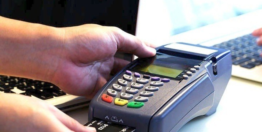 Η διασύνδεση POS με ταμειακές μηχανές φέρνει πιο κοντά τον στόχο για επιπλέον μόνιμα έσοδα 2,5 δισ. ευρώ ετησίως