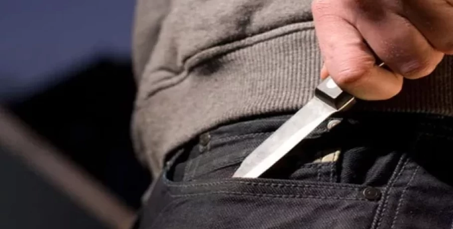 Θεσσαλονίκη: 15χρονος μπήκε με μαχαίρι σε ψιλικατζίδικο για να ληστέψει – Τον απέτρεψε ο σύζυγος της ιδιοκτήτριας