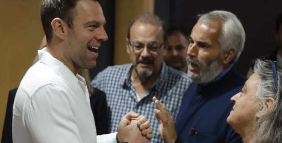 Στα άκρα η μετωπική σύγκρουση στην Κεντρική Επιτροπή του ΣΥΡΙΖΑ