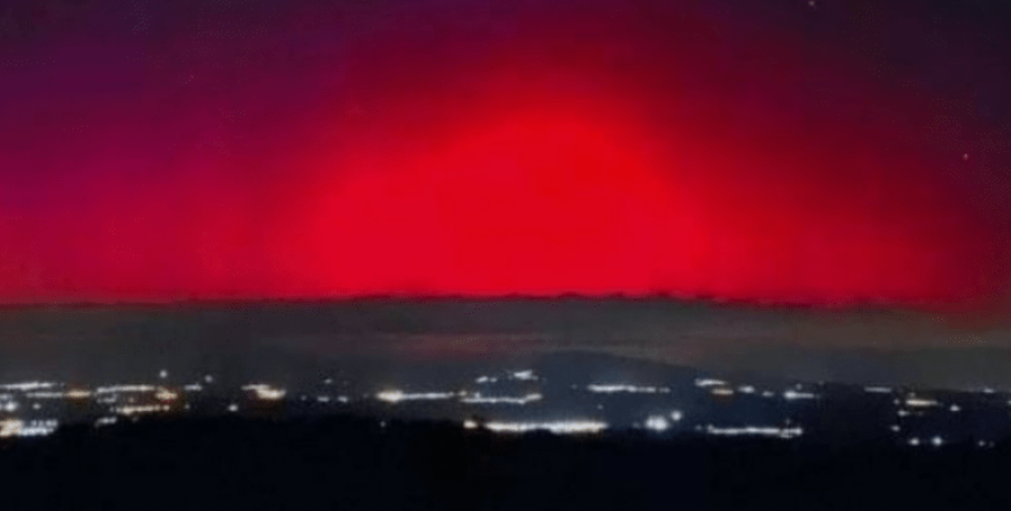 Χαμός στο Twitter με τον κόκκινο ουρανό: "Βόρειο Σέλας στα Σέρρας, Νορβηγία γίναμε"