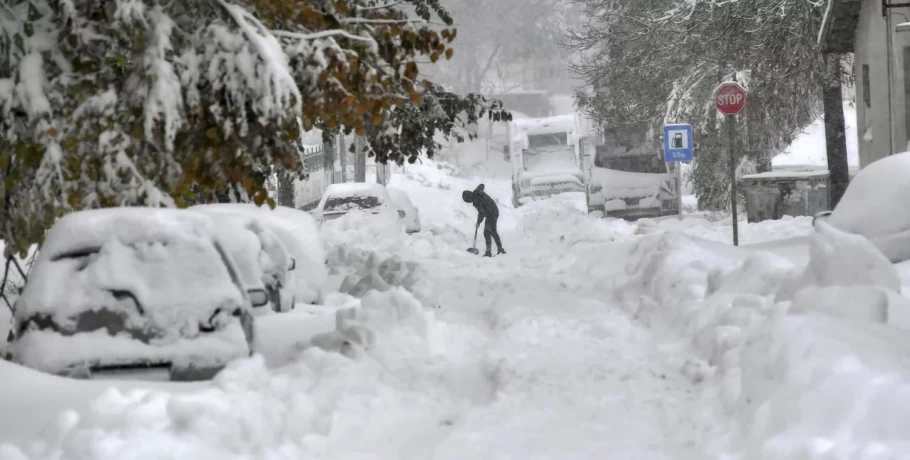 Βουλγαρία: Χάος στις μεταφορές και χιλιάδες νοικοκυριά χωρίς ρεύμα λόγω των έντονων χιονοπτώσεων