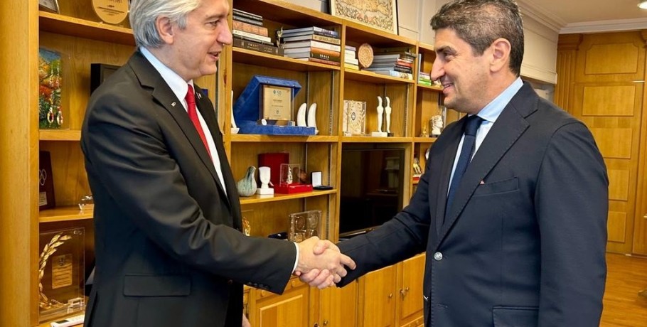 Συνάντηση Λευτέρη Αυγενάκη με τον Τούρκο Πρεσβευτή