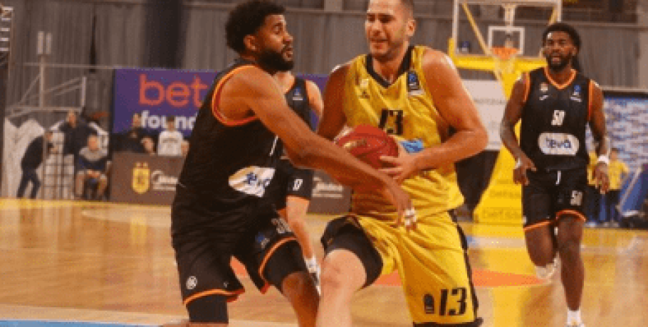 Άρης-Ουλμ 88-99: Ξέμεινε από δυνάμεις και ήρθε η ήττα