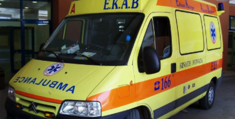 Λάρισα: 66χρονος τραυματίστηκε στο λαιμό με αλυσοπρίονο – Στο νοσοκομείο και η σύζυγός του