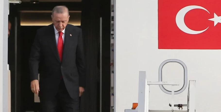 Ρετζέπ Ταγίπ Ερντογάν: Έφτασε στην Αθήνα μισή ώρα νωρίτερα ο πρόεδρος της Τουρκίας - Σε λίγο η συνάντηση με Σακελλαροπούλου