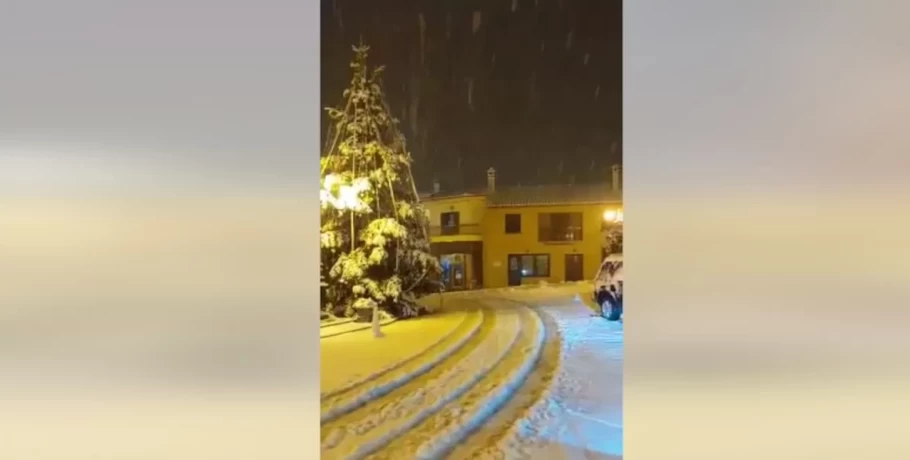 Χαλκιδική: Το 'στρωσε στην Αρναία, πυκνό χιόνι στους δρόμους