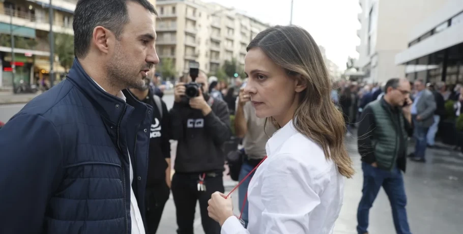 «Αριστερά Μπροστά» το επικρατέστερο όνομα για το νέο κόμμα των 9+2