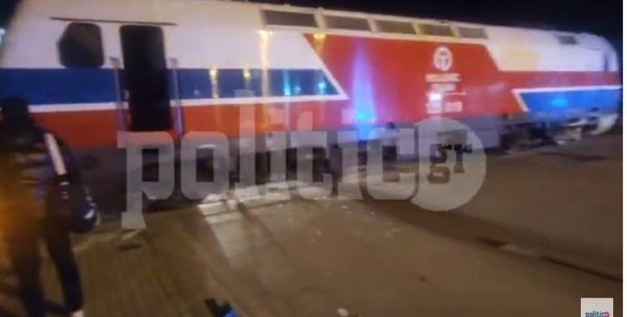 Θεσσαλονίκη: Τρένο παρέσυρε ΙΧ στην οδό Μοναστηρίου- Βίντεο