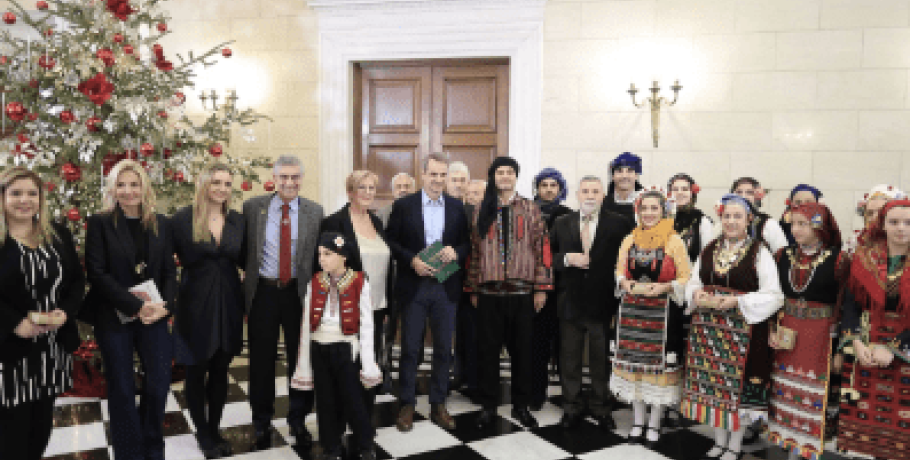 Κυριάκος Μητσοτάκης: Χριστουγεννιάτικα κάλαντα από το Καστελλόριζο είπαν στον πρωθυπουργό