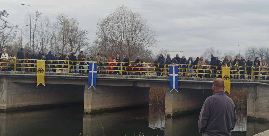 "Αποκαλυπτικά"... Θεοφάνεια στην Καρυώτισσα (φώτος)