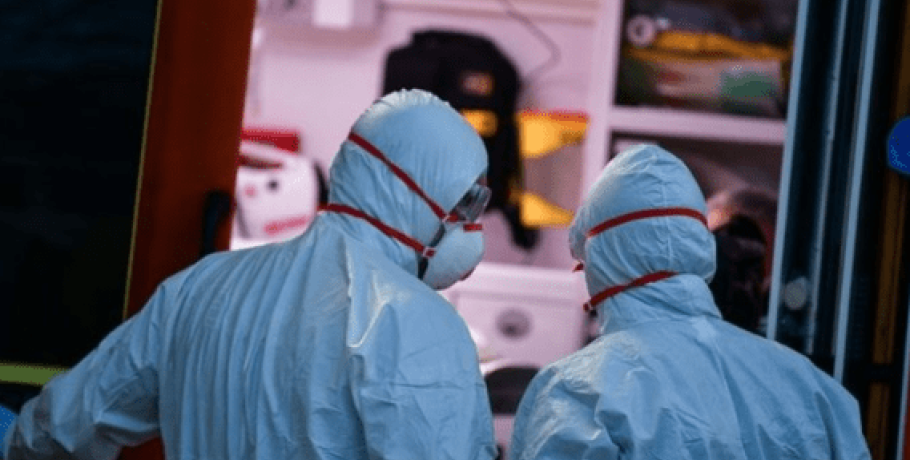 Μετά την «έκρηξη» κρουσμάτων της παραλλαγής JN.1: Το πρώτο μέτρο κατά του κορωνοϊού που επιστρέφει το 2024