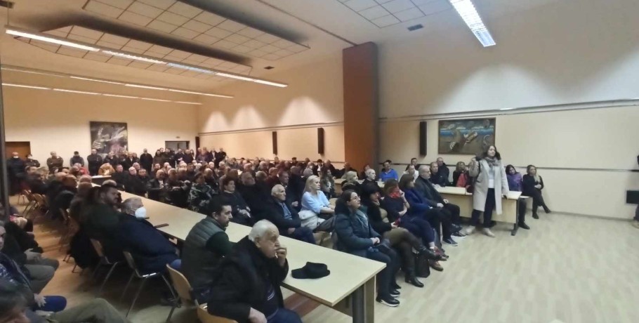 Αχτσιόγλου Γιαννιτσά: Φουλ συναντήσεις και αποκορύφωμα με ομιλία στο Δημαρχείο (pic)
