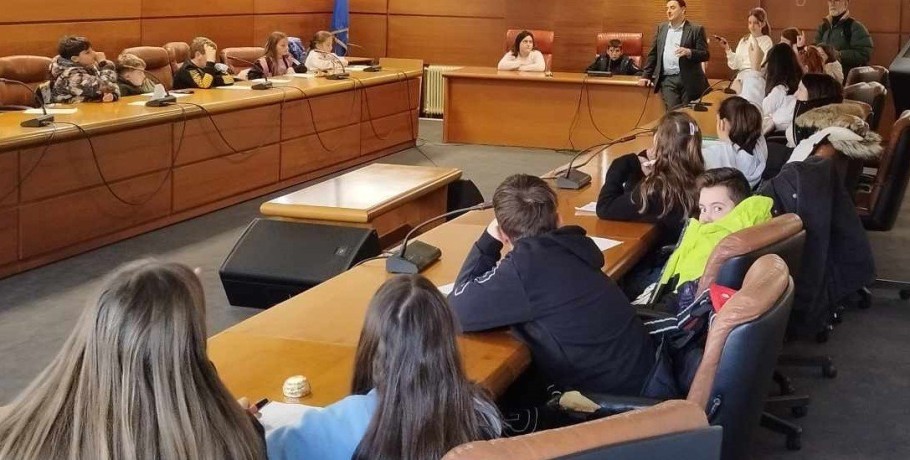 Δ. Έδεσσας: Προσομοίωση συνεδρίασης Δημοτικού Συμβουλίου με μαθητές από την Άρνισσα