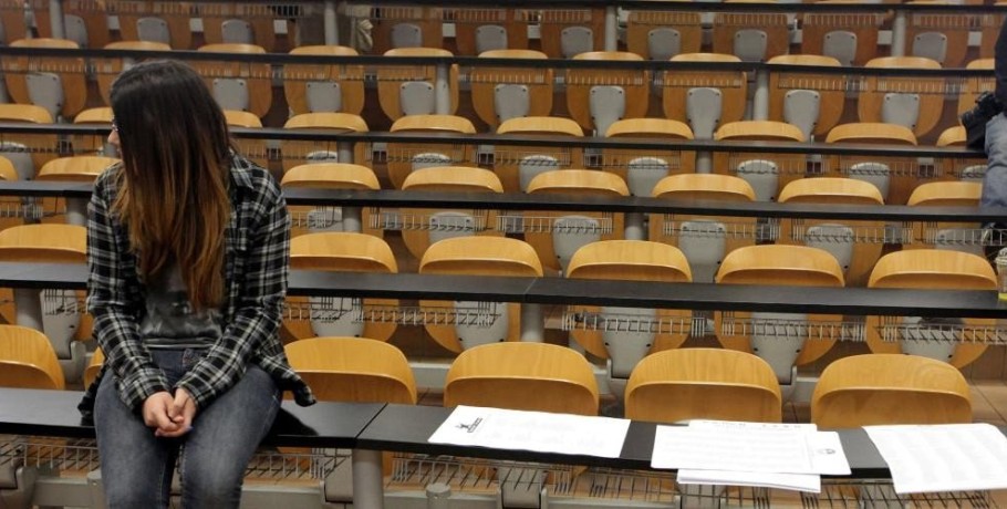 Η λύση του γόρδιου δεσμού των «αιώνιων» φοιτητών