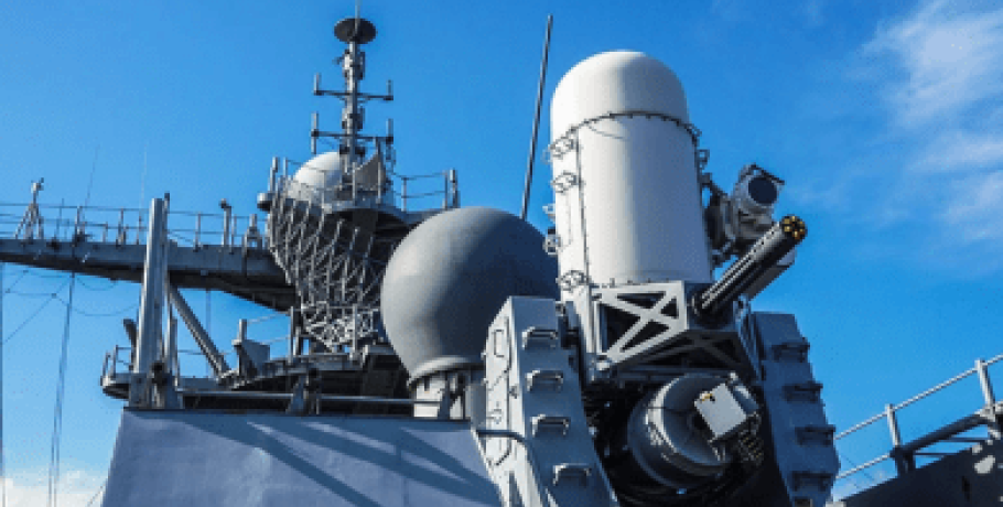Αμερικανικό πολεμικό πλοίο χρησιμοποίησε την «τελευταία γραμμή άμυνας» για να γλιτώσει από πύραυλο των Χούθι