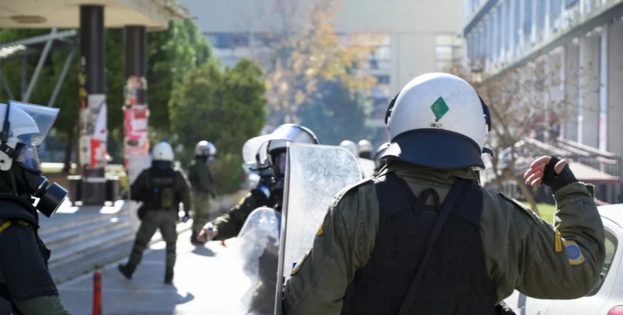 Θεσσαλονίκη: Επτά συλλήψεις μετά τα επεισόδια με ορμητήριο το ΑΠΘ