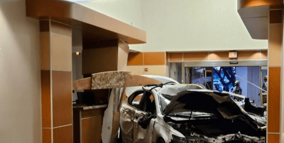Τέξας: Αυτοκίνητο «μπούκαρε» στα επείγοντα νοσοκομείου – Ένας νεκρός, πέντε τραυματίες