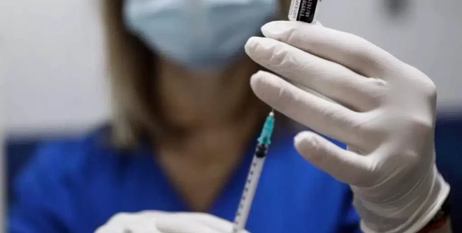Γερμανία: 217 φορές εμβολιάστηκε κατά του κορονοϊού 62χρονος άνδρας - Τι λένε οι ειδικοί