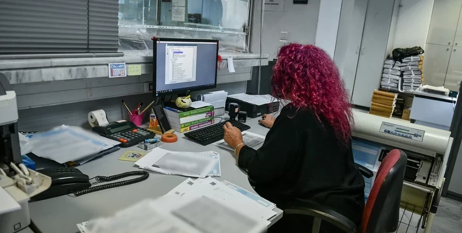 Επιστρεπτέα προκαταβολή: Στο «μάτι» της εφορίας οφειλέτες και συνυπόχρεοι