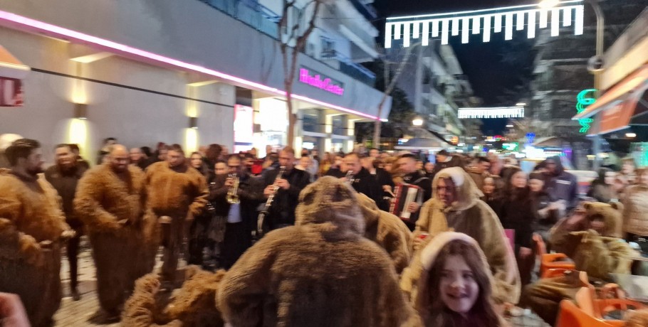 Εδεσσαϊκό καρναβάλι με τις αρκούδες Μετσκες