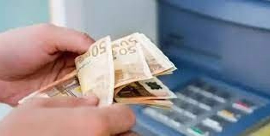 Στις 27 Μαρτίου «κλειδώνει» ο νέος κατώτατος μισθός, πάνω από τα 800 ευρώ