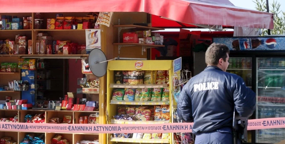 Ληστεία με καραμπίνες σε περίπτερο  - Τρεις οι δράστες, πήραν 500 ευρώ