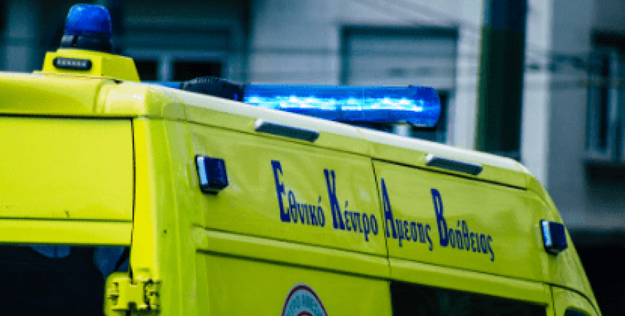 Τραγωδία στη Βέροια: ΙΧ έπεσε πάνω σε στάση λεωφορείου -Νεκρές δύο γυναίκες