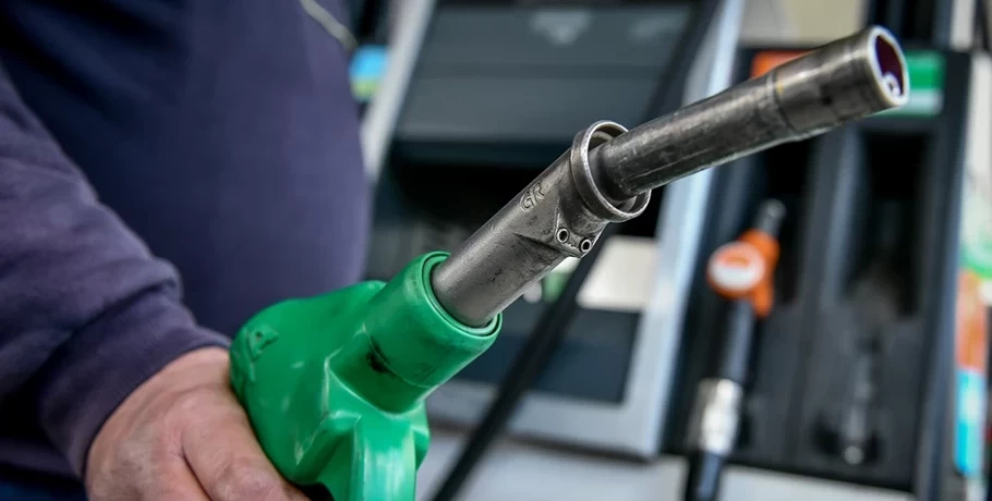 «Εκτόξευση» των τιμών στα καύσιμα – Πάνω από 2,30 ευρώ στα νησιά