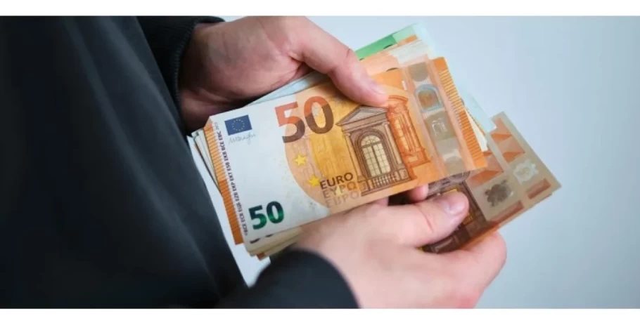 Aναδρομικά: Πότε και ποιοι συνταξιούχοι θα λάβουν έως 50.000 ευρώ