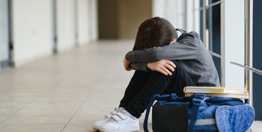 Μέτρα κατά του bullying: «Σπάστε τη σιωπή» -Τι αλλάζει σε αποβολές, απουσίες και κινητά τηλέφωνα στα σχολεία