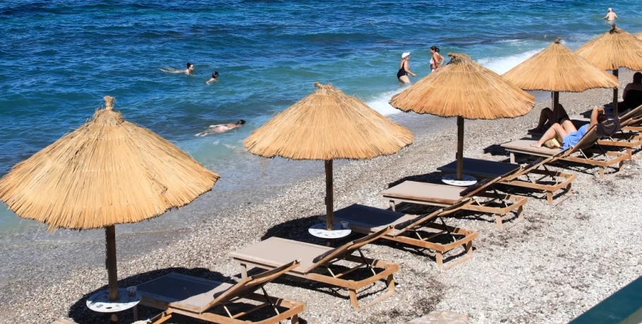 «Καμπάνες» έως και 60.000 ευρώ για τους αυθαίρετους της παραλίας