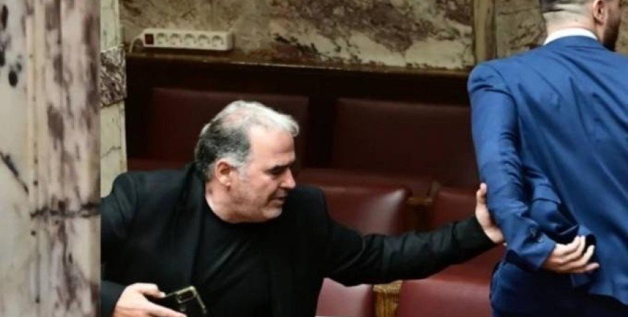 Στη ΓΑΔΑ κρατείται ο βουλευτής Κωνσταντίνος Φλώρος - Θα οδηγηθεί στην Ευελπίδων