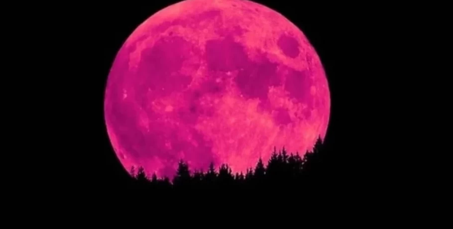 «Ροζ φεγγάρι»: Απόψε η πρώτη πανσέληνος του Απριλίου