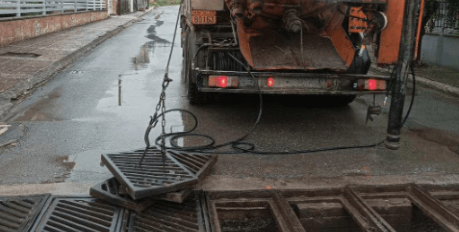ΔΕΥΑ Δήμου Πέλλας: Καθαρισμός μονοκόμματης σχάρας επί της οδού Νίκης