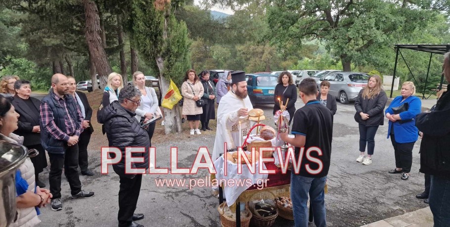 Νέα Ζωή: Πανηγυρικός Εσπερινός και αρτοκλασία