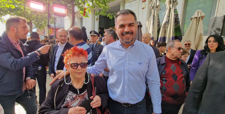 Με την πρόεδρο των Καρκινοπαθών ο Βαγγέλης Λογγος
