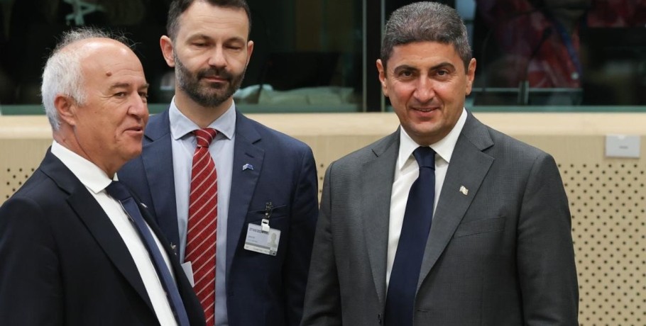 Αυγενάκης: Αναγκαία η ενίσχυση των παραγωγών με εργαλεία αντιμετώπισης κρίσεων